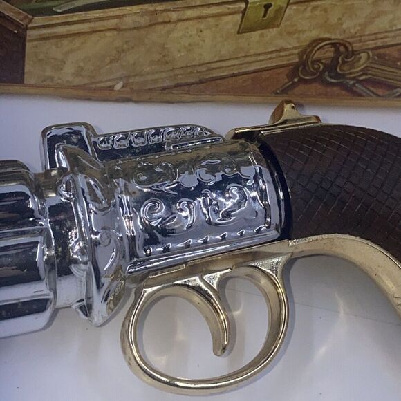Avon Pepperbox Pistol 1850 Cologne Decator Bottle Shaped Like A Pistol - Picture 3 of 12